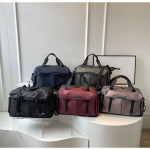 Bolsa Deportiva Unisex de Nailon con Correa Ajustable, Resistente al Agua, Capacidad de 30-40L, para Gimnasio, Fitness y Deportes - Product Image 5