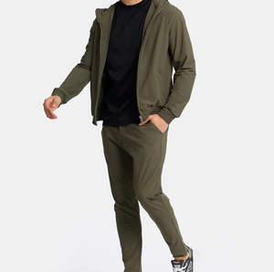 Conjunto Deportivo de Dos Piezas para Hombre, de Primera Calidad, Transpirable, para Gimnasio y Fitness, para un Rendimiento Mejorado y una Comodidad con Estilo - Product Image 1