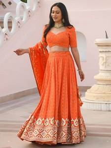 Ensemble Lehenga en Organza Brodé Orange avec Haut Court, Décolleté Cœur, Manches Courtes, Coupe Évasée, Longueur au Sol, Robe de Demoiselle d'Honneur - Product Image 6