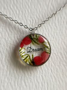 Resin Vibe Pendant Necklace Minimalist Design Customized Color Gloss Wave Urban Glow All Seasons - Product Image 4