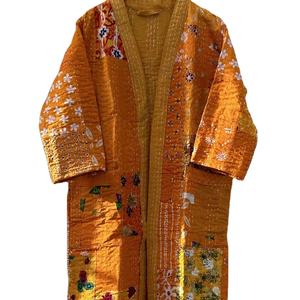 Chaquetas acolchadas Kantha de algodón hechas a mano para mujer, abrigo largo con diseño de retales múltiples, chaquetas de tamaño libre para invierno, bata cosida a mano - Product Image 1