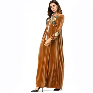 Abaya de Terciopelo Larga y Ligera para Mujer, Talla Grande, Transpirable, con Bordado Floral en el Cuello, para Uso Diario, Otoño - Product Image 3