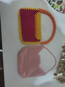 Sac perlé fait main style bohème rose et jaune, décoration intérieure, forme irrégulière, 100% fait main - Product Image 1
