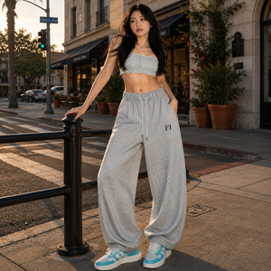 Pantalon de jogging ample personnalisé avec strass de qualité supérieure, pantalon de jogging à jambe large, streetwear richement orné de pierres, fournisseur OEM de sweats à capuche - Product Image 3