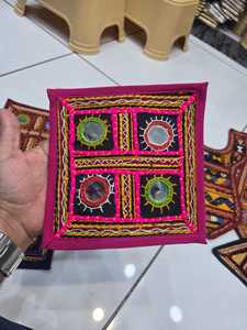 Patch triangulaire brodé à la main et perlé, style à coudre, en tissu toile, pour cadeaux, sacs, chaussures et textiles de maison, vente en gros - Product Image 5
