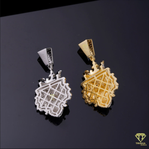 Collar con Colgante de Corona de León Premium con Diamantes Cultivados en Laboratorio y Acabado de Alto Brillo - Product Image 4