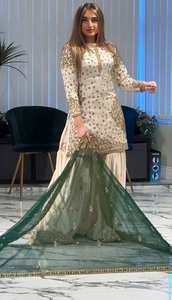 Ensemble de costume Gharara en soie Fendy pour femmes – Salwar Kameez avec broderies lourdes et sequins, et dupatta en tulle, idéal pour les mariages - Product Image 4