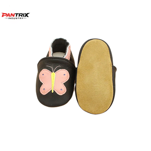 Chaussures en cuir pour bébé en gros, semelle souple, premières chaussures de marche pour nourrissons, confortables, antidérapantes, pour tout-petits, conception personnalisée disponible - Product Image 4