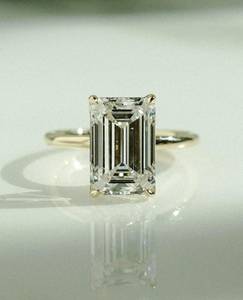 แหวนเพชรทรงทิวลิปเจียระไนแบบโซลิแทร์ มรกต สำหรับผู้หญิง ทองคำขาว 14K ของขวัญวันเกิดสุดหรูสำหรับคนรัก - Product Image 1