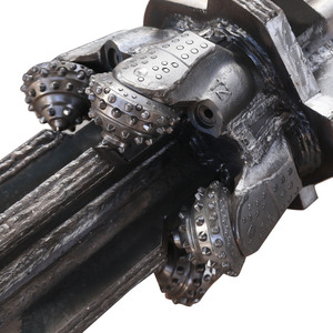 Outil <span class=keywords><strong>de</strong></span> forage <span class=keywords><strong>de</strong></span> roche <span class=keywords><strong>de</strong></span> haute qualité, tricone, déchiqueteur <span class=keywords><strong>de</strong></span> roche, ouvre-trou pour roche dure, provenant d'une usine chinoise - Product Image 3