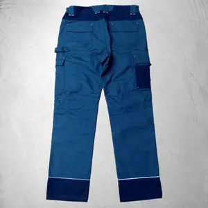 Pantalones de Trabajo Cargo Azul Acero Oscuro para Hombre con Bolsillos para Rodilleras en Azul Marino Oscuro y Franja Reflectante Blanca, Construcción Resistente - Product Image 2