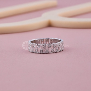 Bague en diamant de laboratoire taille baguette, look premium, alliance fine en diamant pour mariage et anniversaire, cadeau pour femme - Product Image 1