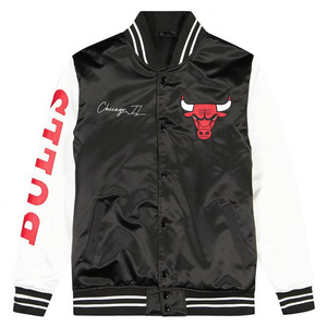 Veste universitaire en satin noir personnalisée pour hommes, veste bomber à manches contrastées blanches, uniforme de baseball en gros - Product Image 1