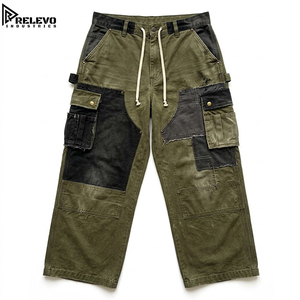 Pantalon cargo ample pour homme de haute qualité, taille élastiquée avec passants de ceinture, en toile de coton délavée olive et noir, patchwork à bords bruts, coupe large - Product Image 1