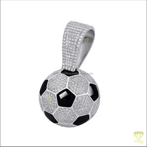 Pendentif de football de haute qualité avec un arrangement de pierres brillantes et une finition en diamant moissanite - Product Image 3