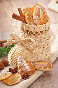 Décorations de Noël Artisanales Écologiques de 4 Pouces : Tranches d'Orange Séchées Naturelles, Bâtonnets de Cannelle, Étoile d'Anis et Guirlande pour Décoration de Fêtes - Product Image 4