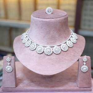 Elegante Juego de Collar y Pendientes de Oro de 24 Quilates, Diseño Intrincado en Forma de Pera Vintage, para Bodas, Aniversarios y Fiestas, Joyería de Aleación - Product Image 6