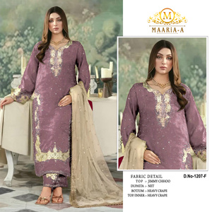 Costume pakistanais de qualité supérieure avec broderie et travail de sequins, prêt à porter, salwar kameez pour mariage et occasions spéciales - Product Image 6