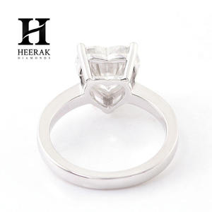 Anillo de Compromiso Romántico con Diamante Cultivado en Laboratorio de Corte Corazón de 2ct 3ct, Oro Blanco de 14K, Banda Pavé con Incrustaciones, Anillo de Boda con Forma de Corazón - Product Image 5