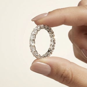 แหวนหมั้นเพชรทรงกลมเจียระไนแบบบริลเลียนท์ 14K ทองคำขาว เพชรเพาะเลี้ยงในห้องปฏิบัติการ รับรองโดย IGI เหมาะสำหรับสวมใส่ทุกวัน ราคาขายส่ง เครื่องประดับสำหรับเธอ - Product Image 1