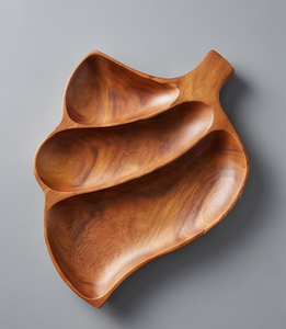 Assiette de service en bois artisanal de qualité supérieure, forme irrégulière, design classique poli, vaisselle et assiettes en bois massif pour la maison et les événements de mariage - Product Image 5