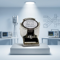 Isolateur RF à bande Ka 11-22 GHz GGDN061307 Ultra Compact 23 dB Isolation à faible perte pour systèmes de communication sans fil
