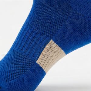 Chaussettes de compression courtes pour hommes, pour le badminton, couleur personnalisée, respirantes, performance athlétique, équipement de gym - Product Image 5