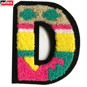 แพทช์เชนีลล์แบบใหม่ปี 2026 แพทช์ตัวอักษรแบบกำหนดเอง ป้ายผ้าขนหนูปักลาย สำหรับแฟชั่นและชุดกีฬา สหรัฐอเมริกา - Product Image 1