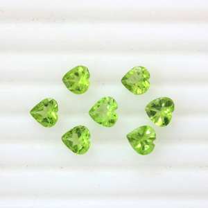 Pierre précieuse naturelle de péridot vert taille cœur, 6 mm, calibrée, pour la fabrication de bijoux - Product Image 3