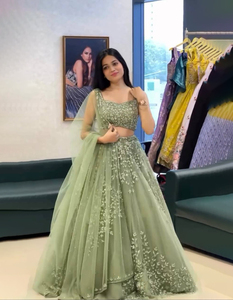 Nuevo Lehenga Choli tradicional indio-pakistaní de diseño con falda acampanada de 4.5 metros, cosido con alta calidad, ideal para fiestas de Diwali y bodas. - Product Image 3