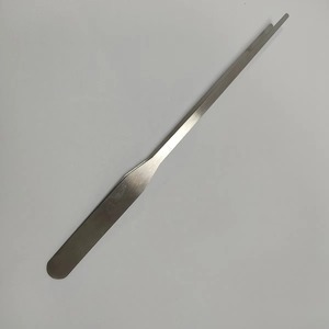 Pince à épiler ultra-légère en acier inoxydable au design fin pour le soin professionnel des cils et des sourcils avec étiquette personnalisée - Product Image 1