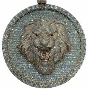 Pendentif Tête de Lion Glacée, Médaillon Rond en Zircon, Breloque Hip Hop, Bijou pour Hommes et Femmes, Cadeau de Fête - Product Image 1