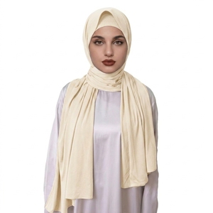 Fournisseur en gros de hijabs islamiques en jersey pour femmes, écharpes maxi légères - Product Image 1