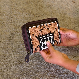 Hand Tooling Florals Carved With Checkered Diamond Pattern 100% Genuine Leather Material Zipper Clutch <b>Wallets</b> For Women & Girls - Product Image 4