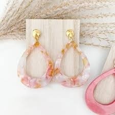 Pendientes Boho-Chic Urban Explorers, Color Pop, Resina, Hechos a Mano, Elegancia Ética, Marcas de Boutique, Accesorio de Moda, India ACC-4009 - Product Image 6