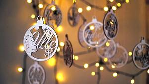 Adorno Navideño de Madera Circular Cortado con Láser, Decoración Personalizada con Nombre, Decoración Navideña para el Hogar - Product Image 3