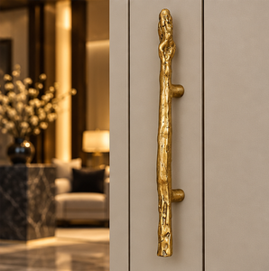 Tirador de puerta texturizado en tono dorado, manija larga artística para gabinetes, herrajes decorativos para muebles de lujo, para puertas interiores y armarios. - Product Image 3