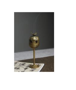 Exquisito quemador de incienso metálico Bakhoor diseñado para entusiastas del lujo que aprecian la artesanía fina. - Product Image 2