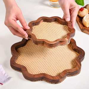 Plateau de service à dessert unique en bois d'acacia de qualité supérieure, design artisanal en bois pur, plateau de service multifonctionnel pour restaurant - Product Image 4