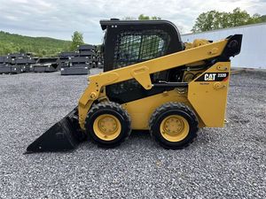 รถตักล้อยาง CAT 232D แบบสองความเร็ว ขนาดกะทัดรัด สำหรับงานก่อสร้างในฟาร์มและการขนย้ายวัสดุก่อสร้าง - Product Image 3