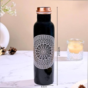Juego de Botellas de Agua de Cobre Negro Personalizadas con Diseño de Mandala Bohemio, Termo Portátil de Viaje con Dos Tazas a Juego - Product Image 2