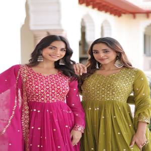 ชุดเดรสผ้าจอร์เจตต์สำหรับผู้หญิง VASTRA COTTAGE ประดับเลื่อม ปักลายดิ้นทอง แขนยาว คอวี ดีไซน์หรูหรา พร้อมผ้าคลุมไหล่เข้าชุด - Product Image 6