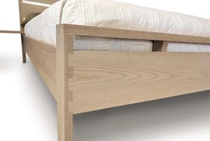 Wholesale Scandinavian Solid Wood <b>Bed</b> | Light Finish Horizontal Slat <b>Platform</b> <b>Bed</b> <b>Frame</b> - Product Image 2