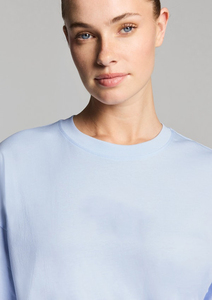 T-shirt basique décontracté de qualité supérieure pour femme, col rond, manches courtes, personnalisable - Product Image 4