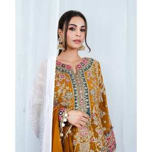 Vêtements indiens et pakistanais de créateur pour la fête Top Bottom et ensemble Dupatta - Product Image 2