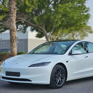 La Model 3 Long Range EST une voiture électrique - Product Image 1