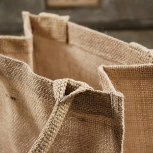 Sac fourre-tout en jute fait main pour femmes, sac de shopping en jute de taille moyenne avec poignée en corde, sac de courses pour femmes - Product Image 4