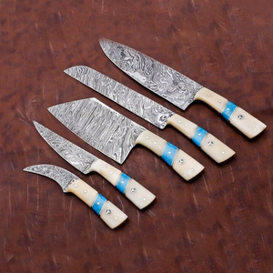 UMAR FAROOQ Juego de Cuchillos de Chef de Cinco Piezas Hechos a Mano con Hojas Afiladas de Acero de Damasco y Mango de Hueso, con Fundas de Cuero - Product Image 6