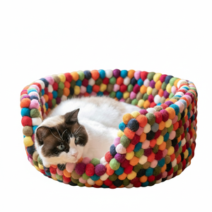 SAMYAK Lit pour chat en feutre de laine 100% fait main, écologique, luxueux, classique, motif animal simple, toutes saisons, lavable à la main - Product Image 1