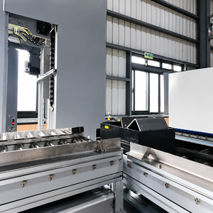 Système de convoyeur à rouleaux en acier à vitesse réglable pour usine de fabrication, équipement de manutention de matériaux durable, convoyeur à levage vertical - Product Image 1